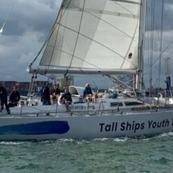 sails up 2