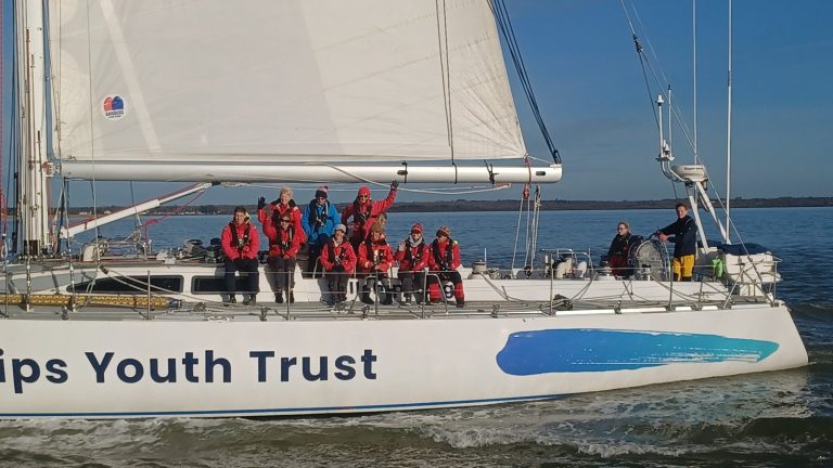 round the island challenger 2 boat
