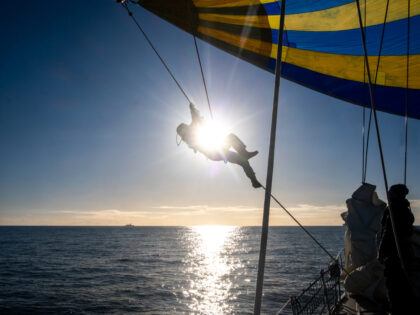 climbing spinnaker pole
